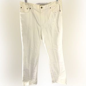 Ralph Lauren Classic Straight Jeans
Women Size 14
Color- White